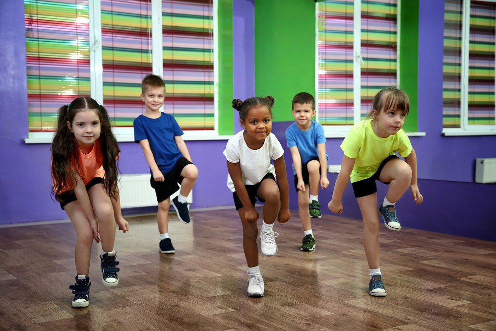 Bewegung spiegeln vom Gegenüber, Spiel Kinder, Spiel Kindergarten