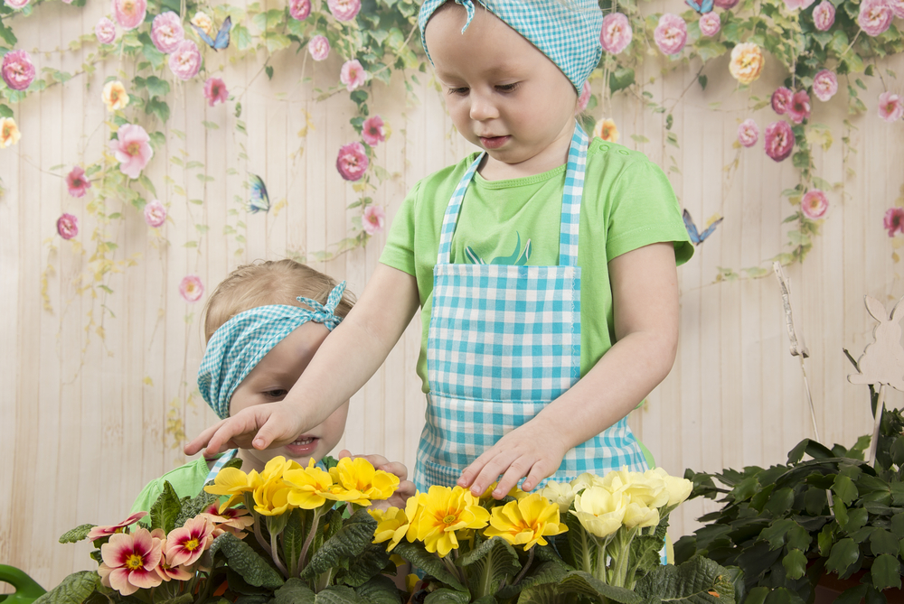 Fingerspiele für den Frühling – jetzt wird's bunt in der Kita - PRO