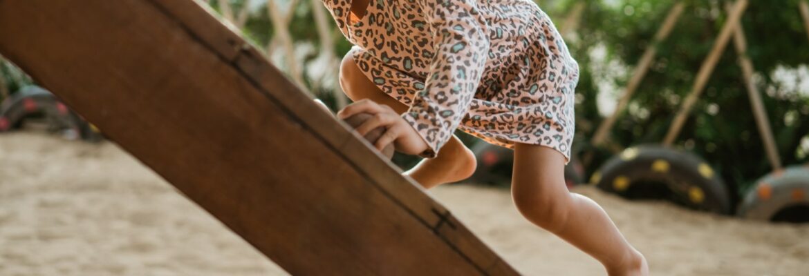 Bewegungsspiele Psychomotorik Spiele mit Bewegung für draußen Spiele mit Bewegung für drinnen Motorik Kinder fördern