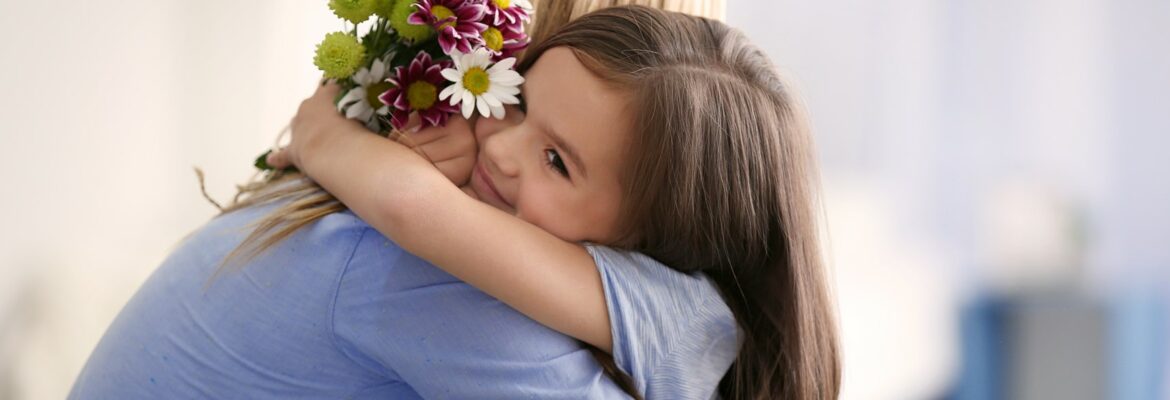 Muttertag im Kindergarten vorbereiten Gedichte und Sprüche zum Muttertag Lieder für die Mutter Bastelideen für ein Geschenk der Mama