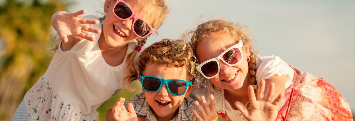Sommer in der Kita Mit Kindern den Sommer erleben Ideen für den Kindergarten Aktionen für die Sommermonate Spieletipps Sommer