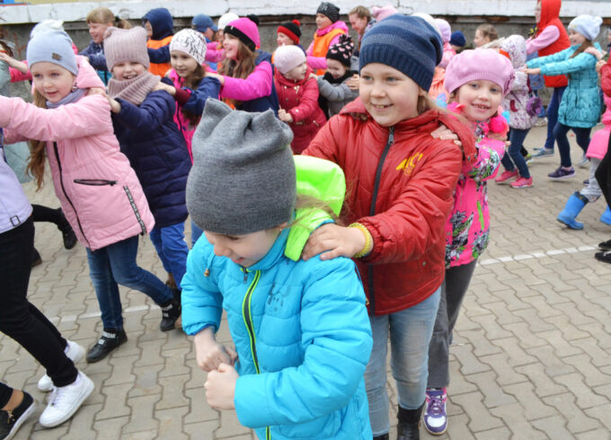 Karneval im Kindergarten: Witzige Aktionen zur Faschingszeit - PRO Kita
